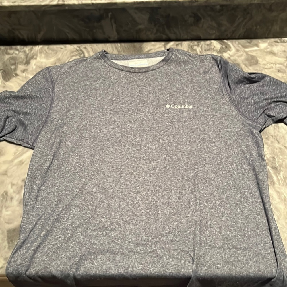 Columbia T-shirt